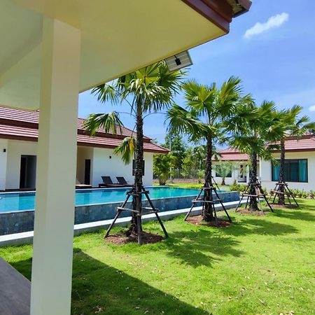 Isan Golf & Adventure Hotel Udon Thani Ngoại thất bức ảnh