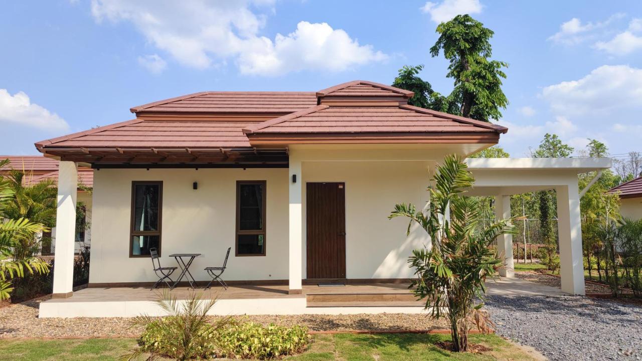 Isan Golf & Adventure Hotel Udon Thani Ngoại thất bức ảnh