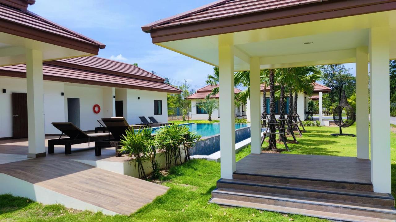 Isan Golf & Adventure Hotel Udon Thani Ngoại thất bức ảnh
