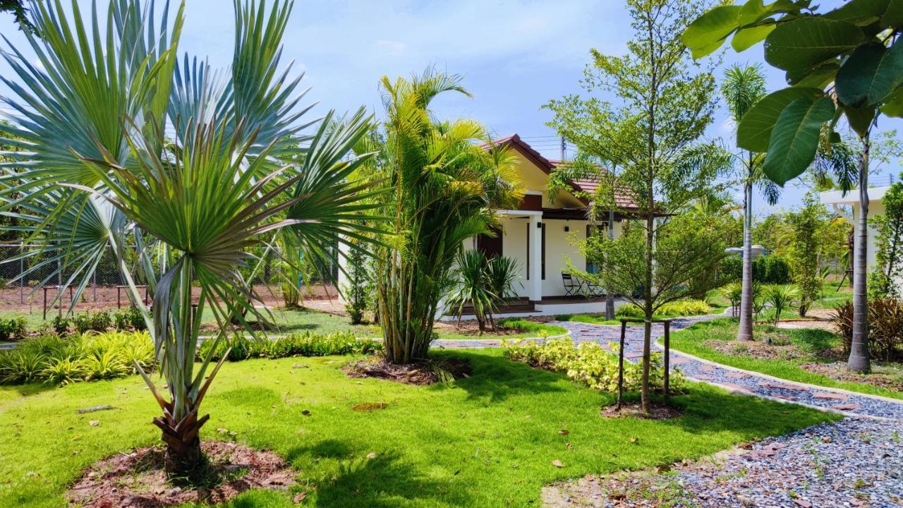 Isan Golf & Adventure Hotel Udon Thani Ngoại thất bức ảnh