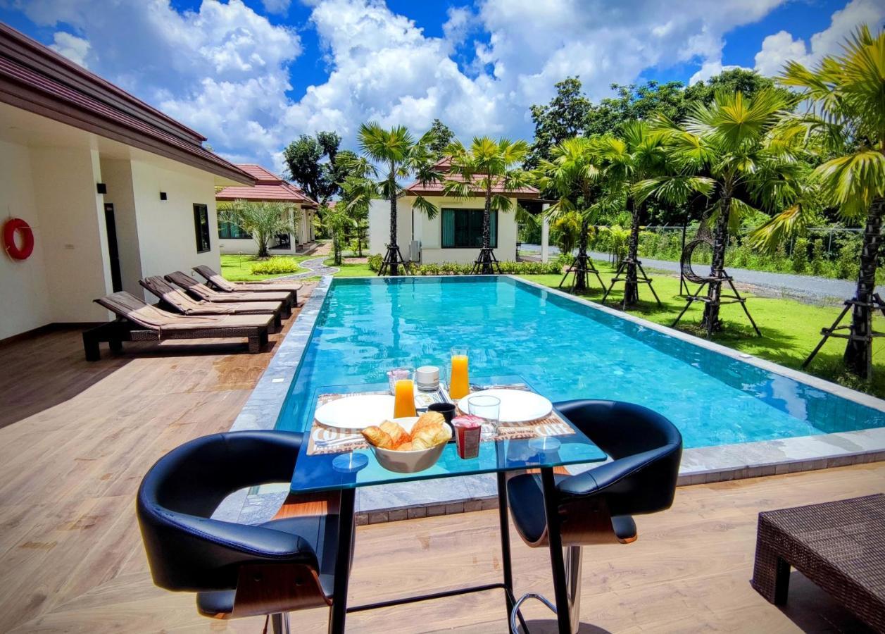 Isan Golf & Adventure Hotel Udon Thani Ngoại thất bức ảnh