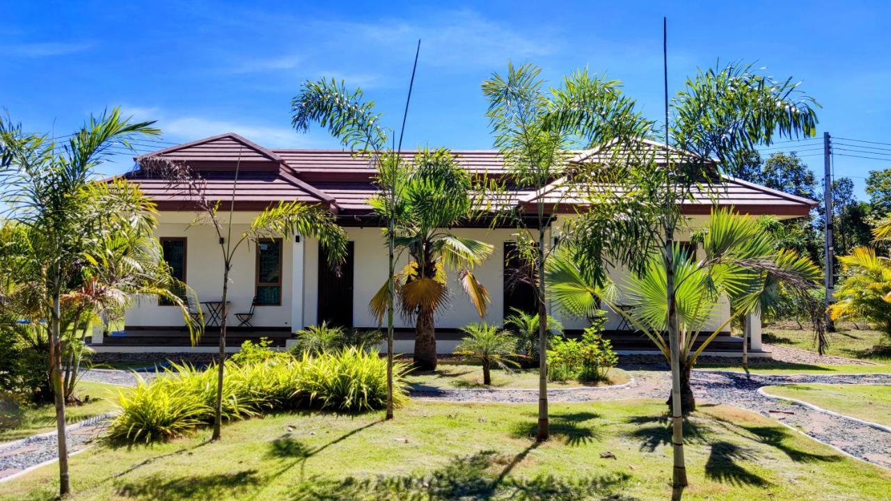 Isan Golf & Adventure Hotel Udon Thani Ngoại thất bức ảnh