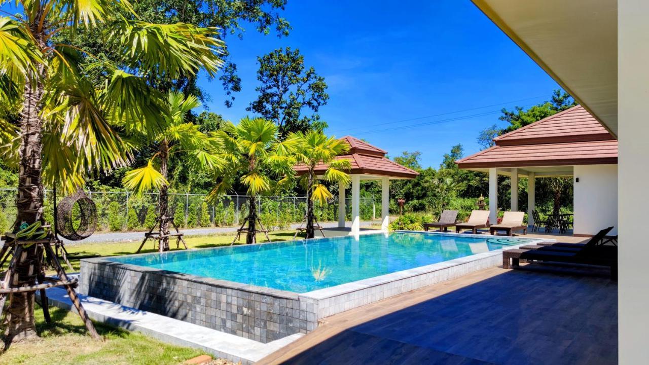 Isan Golf & Adventure Hotel Udon Thani Ngoại thất bức ảnh