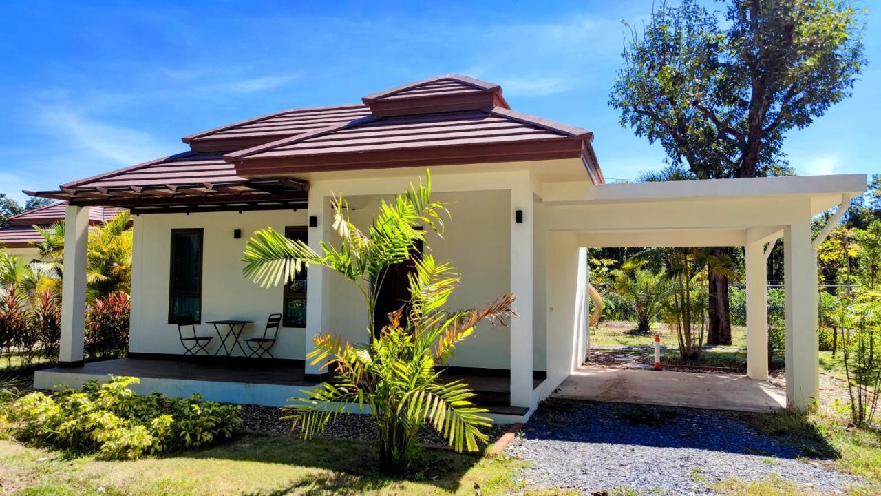 Isan Golf & Adventure Hotel Udon Thani Ngoại thất bức ảnh