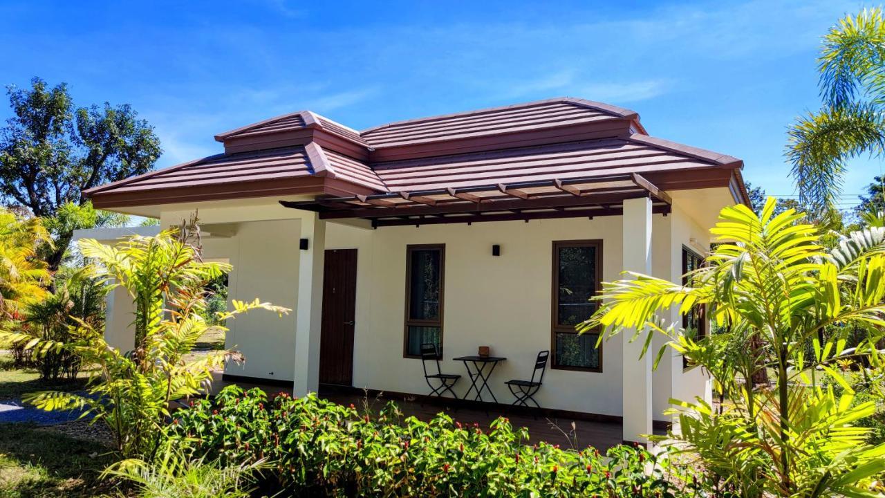 Isan Golf & Adventure Hotel Udon Thani Ngoại thất bức ảnh