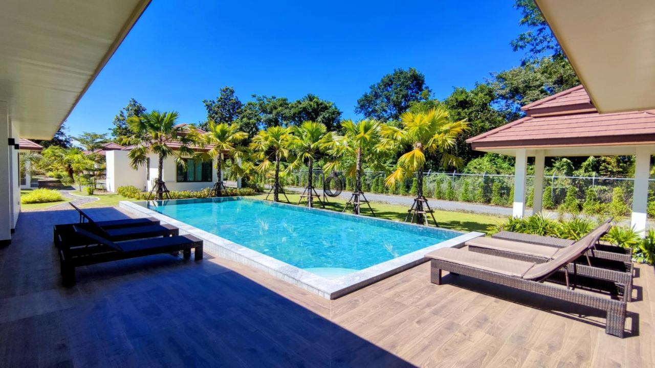 Isan Golf & Adventure Hotel Udon Thani Ngoại thất bức ảnh
