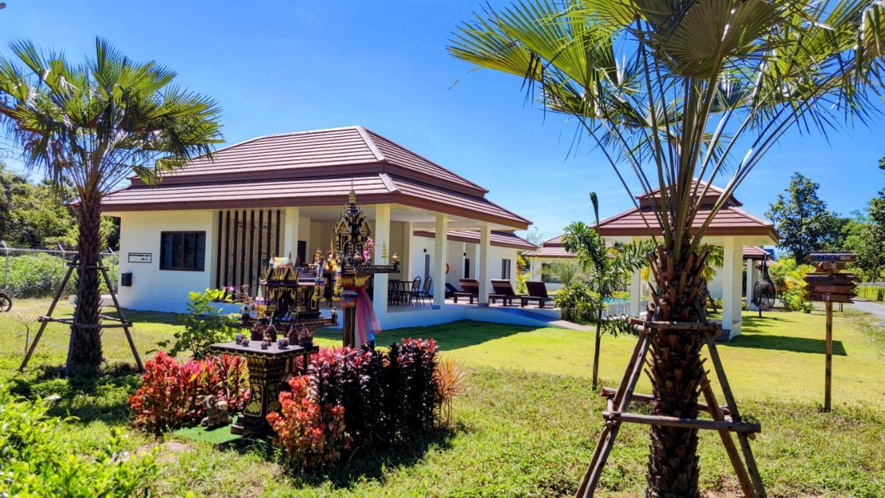 Isan Golf & Adventure Hotel Udon Thani Ngoại thất bức ảnh