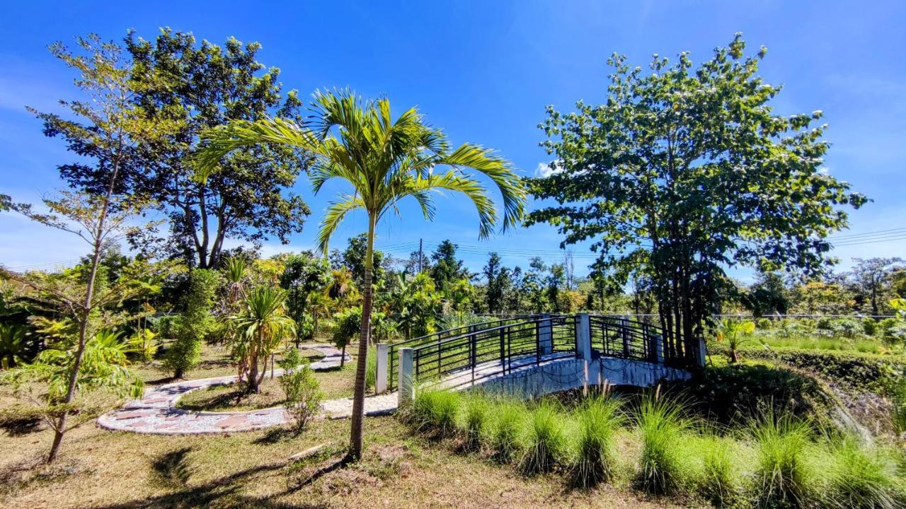 Isan Golf & Adventure Hotel Udon Thani Ngoại thất bức ảnh