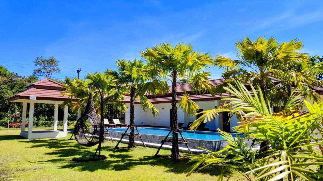 Isan Golf & Adventure Hotel Udon Thani Ngoại thất bức ảnh
