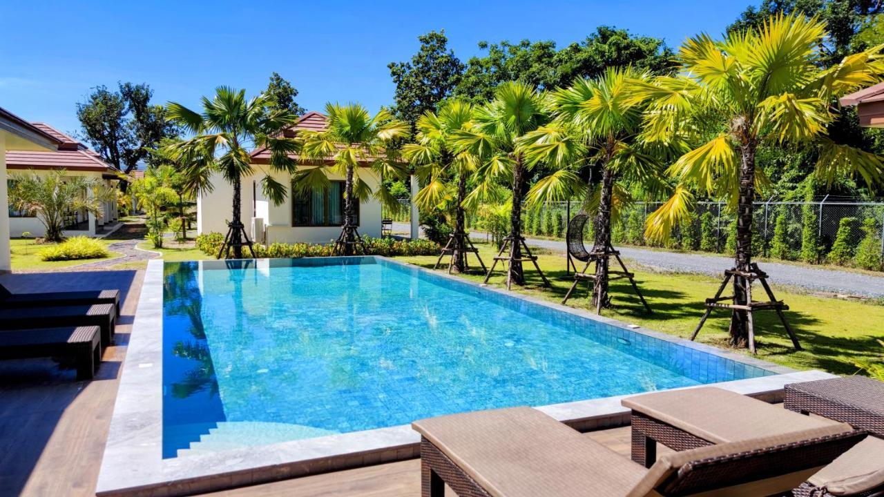 Isan Golf & Adventure Hotel Udon Thani Ngoại thất bức ảnh