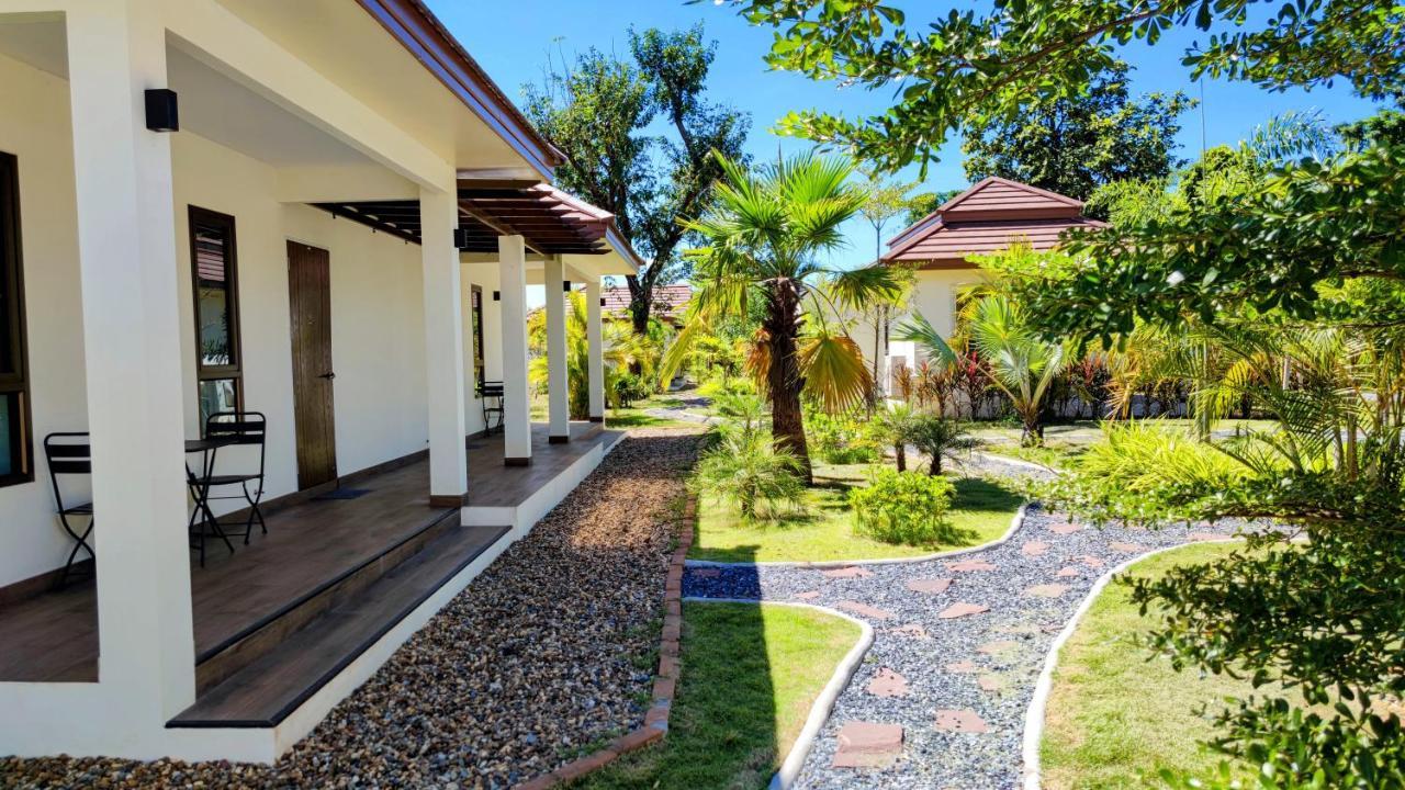 Isan Golf & Adventure Hotel Udon Thani Ngoại thất bức ảnh