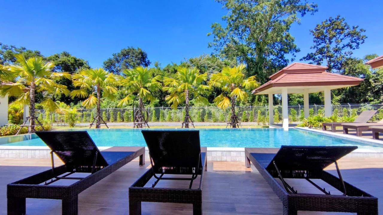 Isan Golf & Adventure Hotel Udon Thani Ngoại thất bức ảnh
