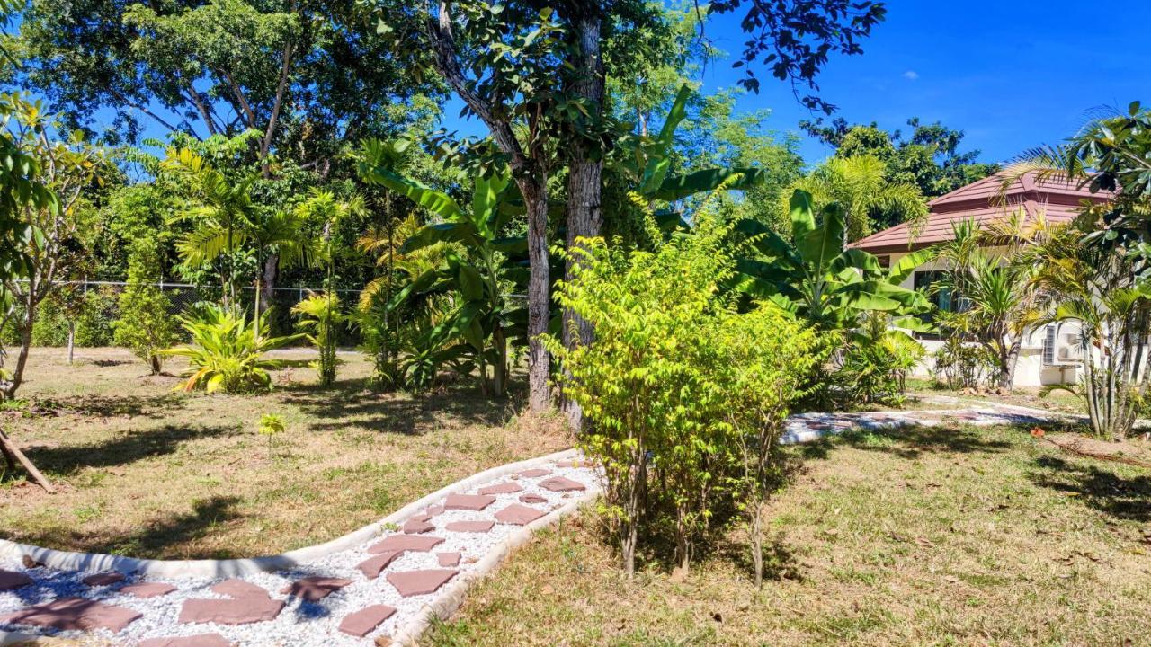 Isan Golf & Adventure Hotel Udon Thani Ngoại thất bức ảnh